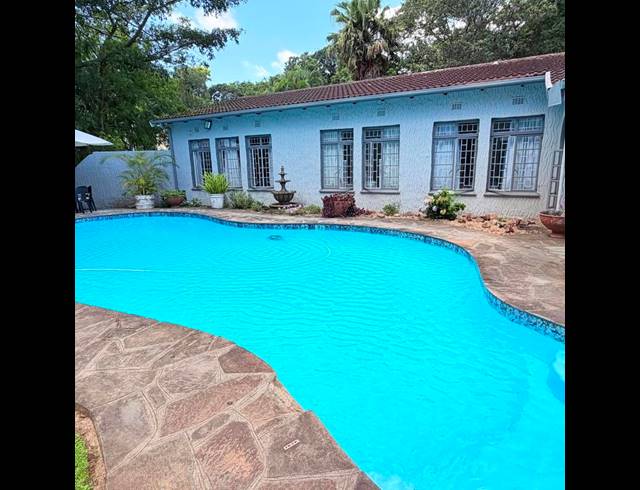 4 BEDROOM HOUSE FOR SALE IN PADFIELD PARK